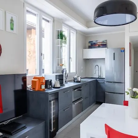 Ennio's Nest - Private Terrace Apartman