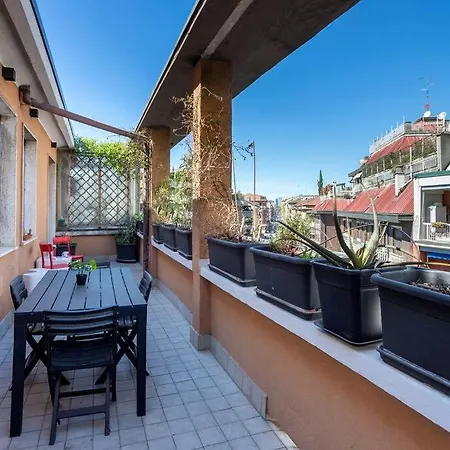 Ennio's Nest - Private Terrace Apartament Mediolan